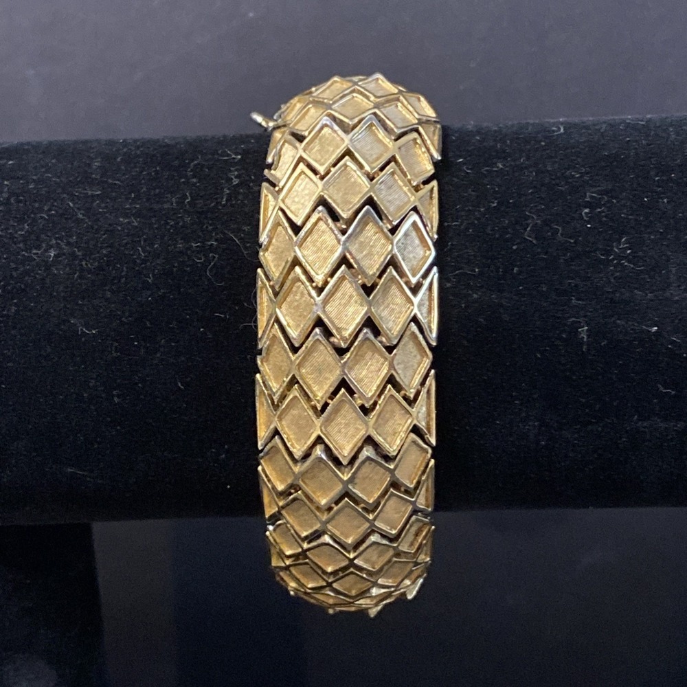 Vtg Crown Trifari Diamond Pattern Brushed Gold Tone Wide Bracelet Safety Chain